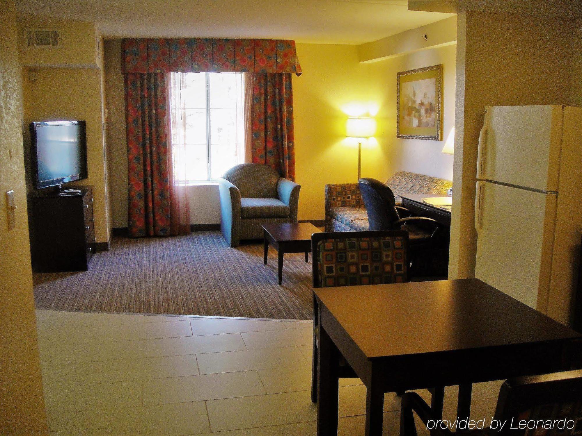 Hotel Express And - Lee By Ihg Petersburg