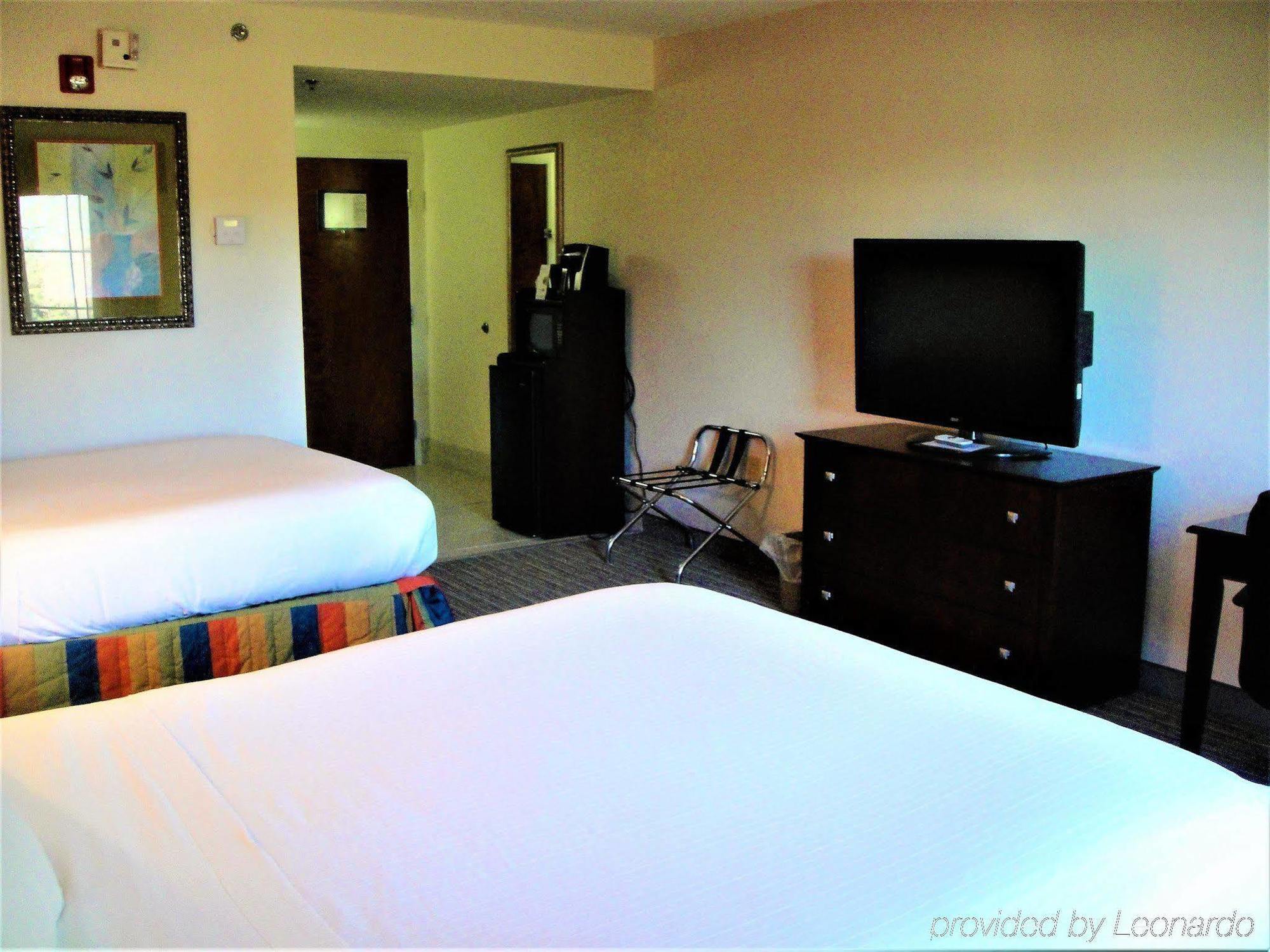 Express And - Lee By Ihg Hotel Petersburg