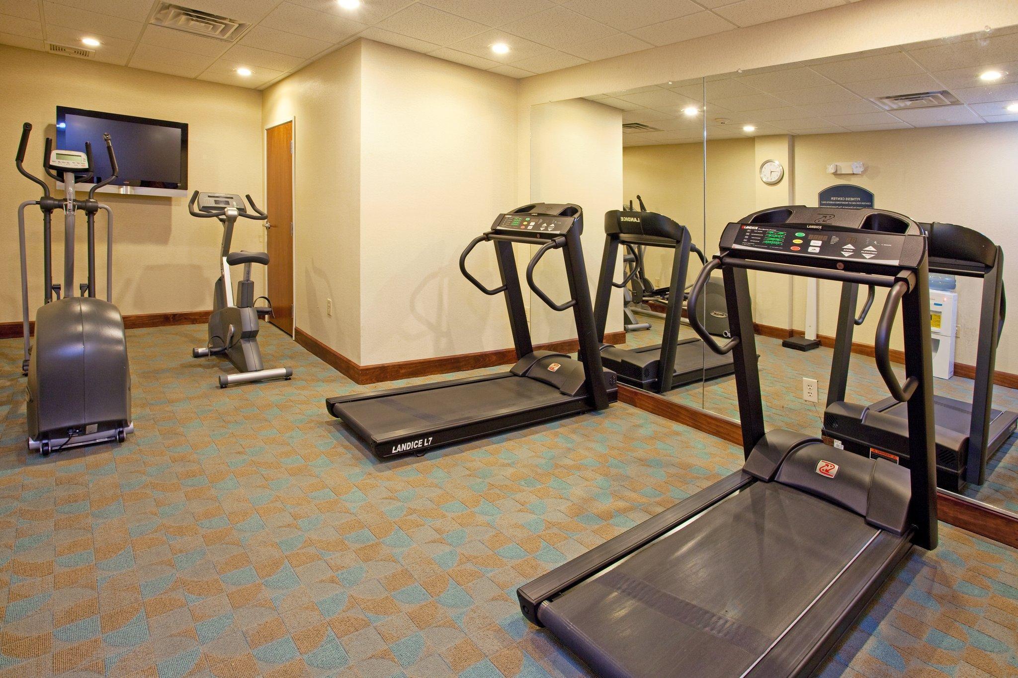 Express And - Lee By Ihg Hotel Petersburg
