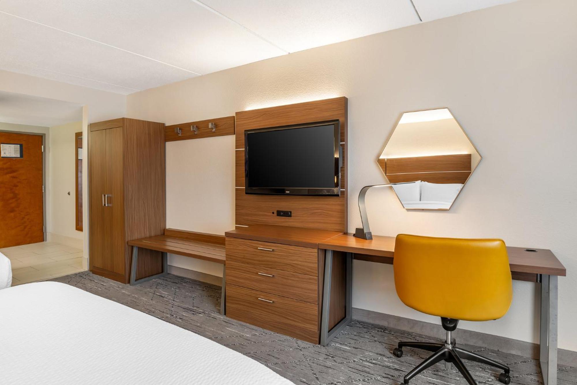 Express And - Lee By Ihg