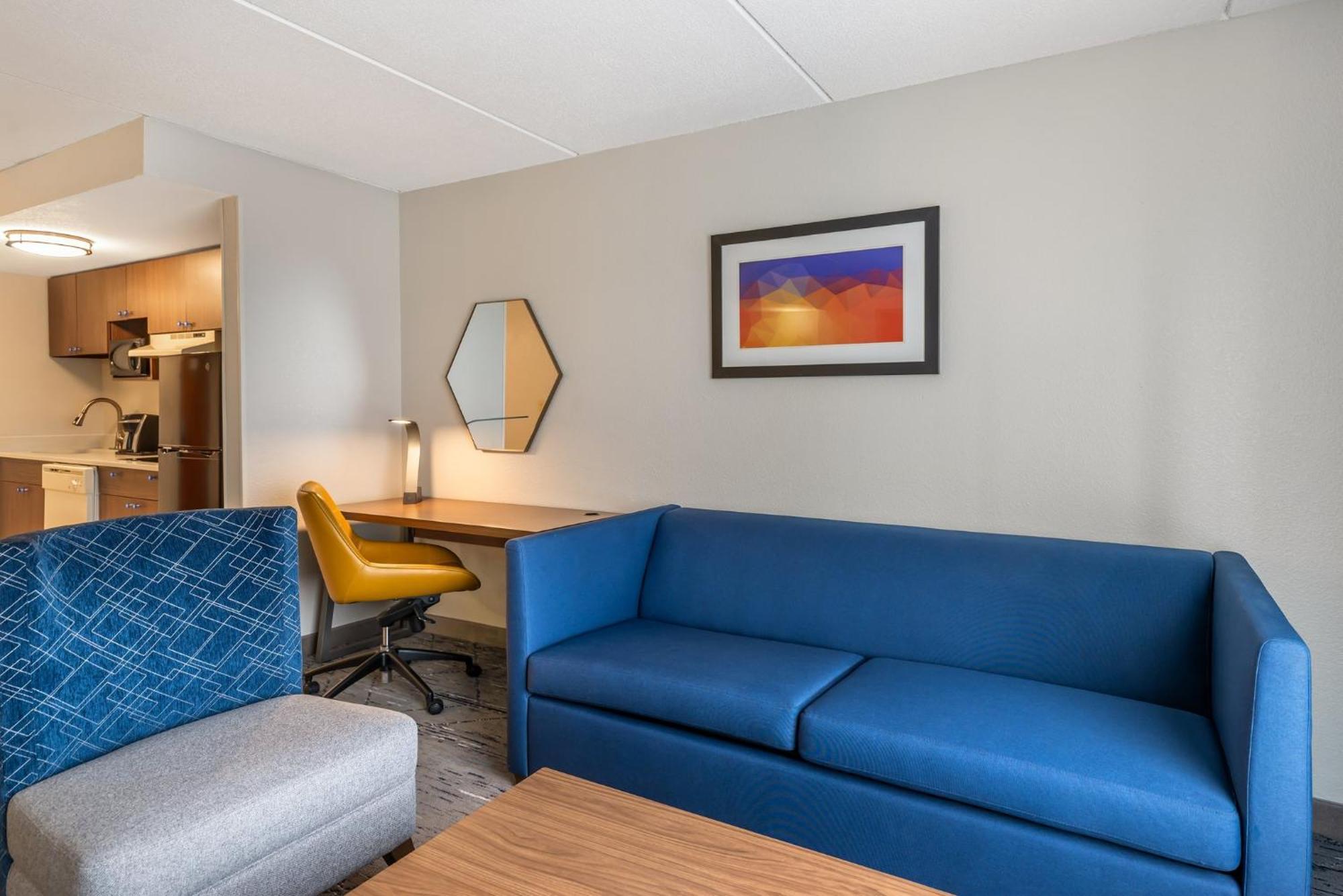 Hotel Express And - Lee By Ihg Petersburg